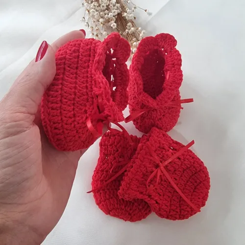 Kit Crochê Baby Amor de Mãe Vermelho (Sapatinho + Luvinha)