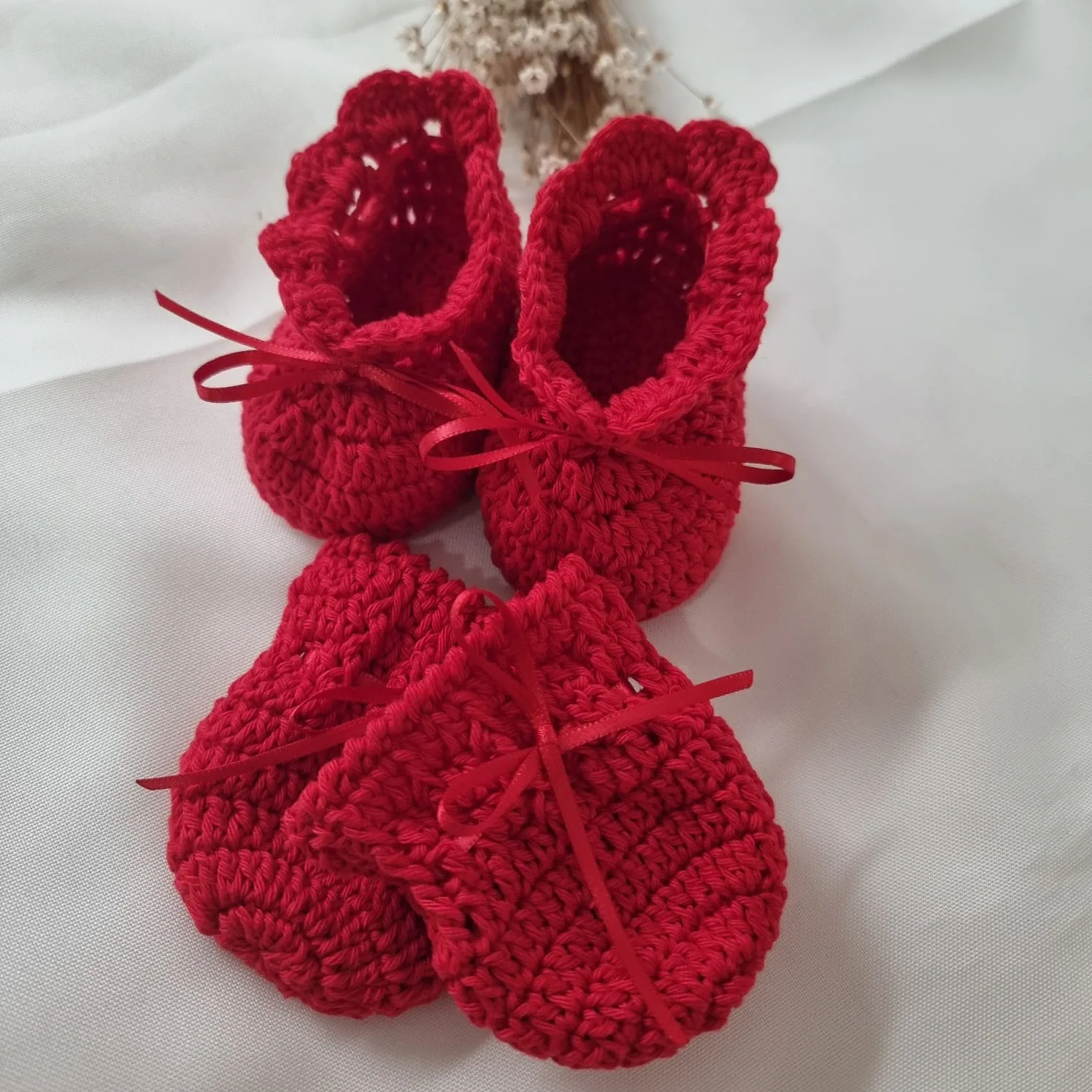 Kit Crochê Baby Amor de Mãe Vermelho (Sapatinho + Luvinha) - Imagem 2