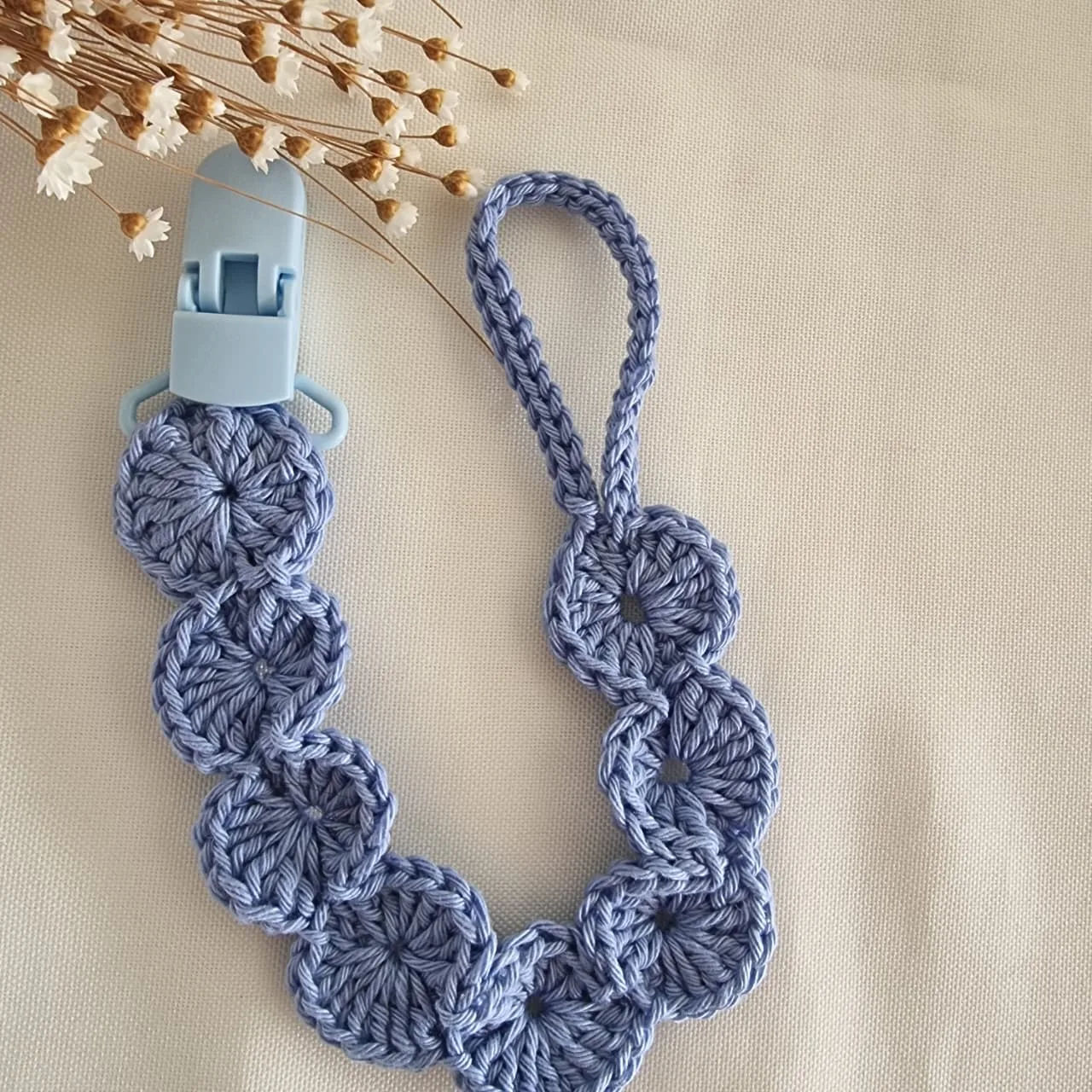 Prendedor de Chupeta em Crochê – Azul - Imagem 2